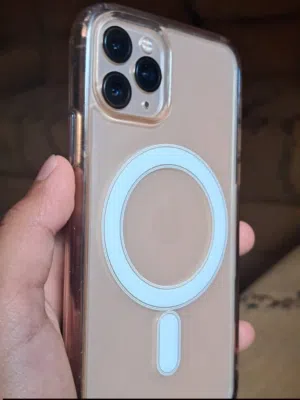 ايفون 11 pro نضيف مشالله