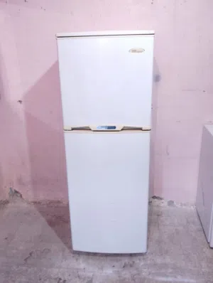 نبيع ثلاجه ونسا حجم صغير بحاله ممتازه