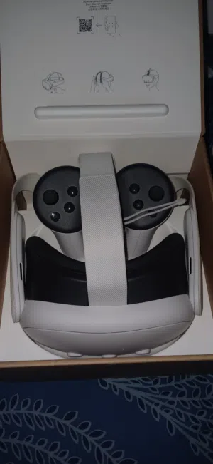 نظارة VR meta quest 3 512gb ميتا كويست نظيفه استعمال خفيفف جدا ( وصلة الشاحن ضائعه فقط) استعمال خفيف