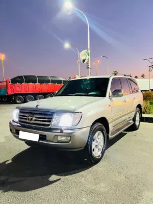 تويوتا لاند كروزر v8