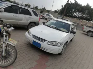 كامري تويوتا 2002 للبيع بسعر جيد 15 الف قابل لتفواض بلمعقول مجمرك مرقم مضمون من اي عيب انا المالك