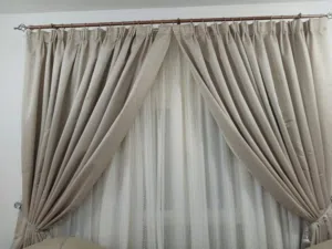 للبيع ستائر وشيفونات جديده غير مستعمله عدة اشكال ويوجد المزيد ومقاسات مختلفة