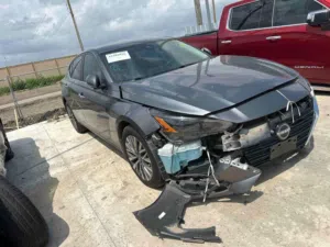 Used Nissan Altima in Basra