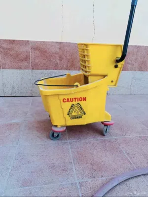 عربة تنظيف شبة جديدة