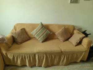 كنبة كبيرة لثلاث أشخاص مع 2 كرسي sofa and 2 chairs
