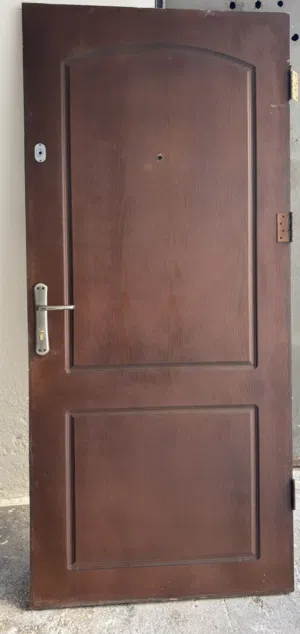 باب خارجي للشقة خشب