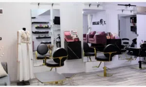 صالون نسائي للبيع