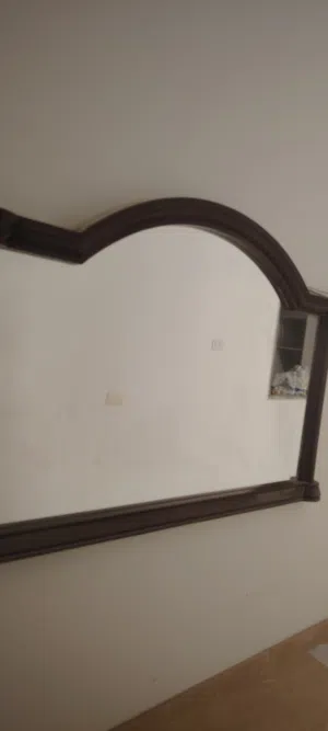 مرابا حائطيه ملبسه بخشب ننظيفة