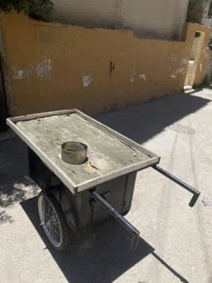 عربايه حديد 3 عجال بحاله جيده معها فرش عمان جبل القصور السعر 60دينار