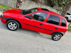 اوبل كورسا 1999