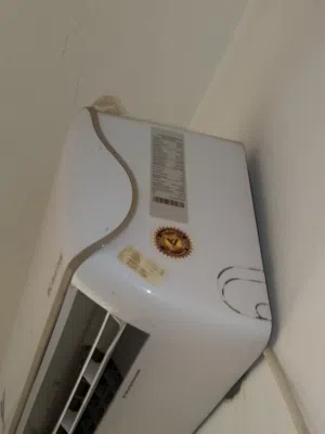 مكيف طن ونص للبيع