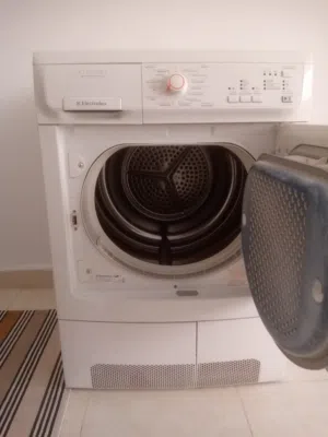 مجففة ملابس اروبية نوع الكترولكس بحالة الوكالة