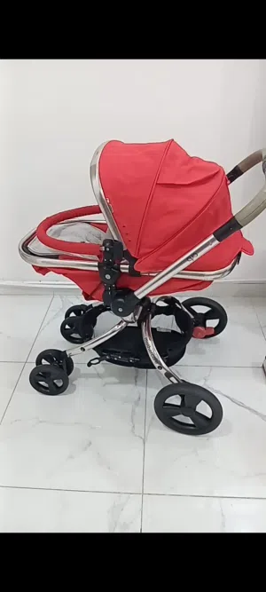 للبيع عربة أطفال من طراز Mothercare Orb. نظيف جدا  تتميز بإمكانية دوران المقعد بـ 360 درجة لسهولة تغ