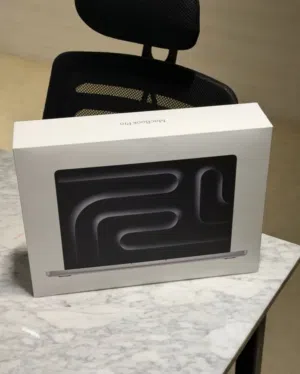 للبيع MacBook Pro 14 M5 Pro
