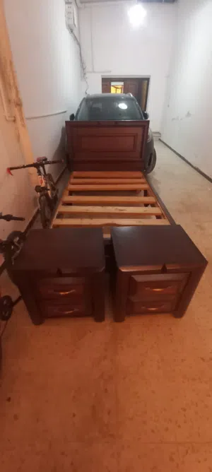 غرفه نوم شباب خشب لاتيه تخت واحد الغرفه فقط