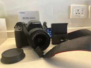 � للبيع: كاميرا Canon 600D