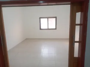 ٢ غرفتا نوم . غير مفروشة . شهري2