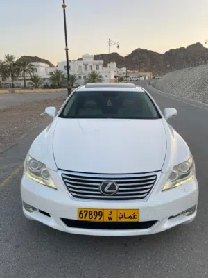 لكزس LS460 L موديل 2010 خليجي عمان نظيف جدا