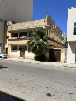مبنى للإيجار