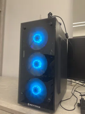 Pc بحاله الوكاله مستعمل خمس اشهر استعمال خفيف جدا