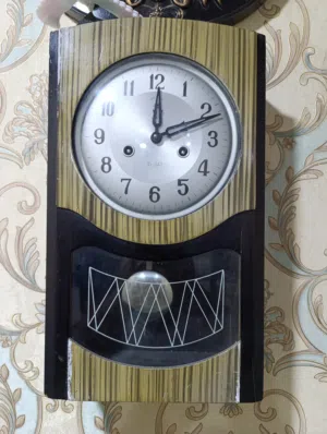 ساعه جداريه ام بندول للبيع