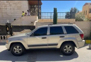 جراند شيروكي موديل 2005 ماتور 3700 سي سي ليس فورويل اقتصادي الفحص مرفق ماتور وقير بالصلاة على النبي