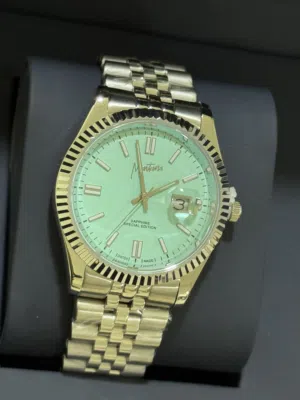 ساعة صناعة سويسرية ماركة مونتانا جديدة