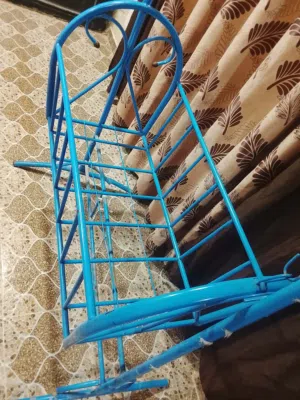 تخت اطفال حديد للبيع