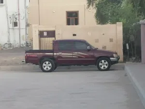 Used Toyota Hilux in Al Batinah