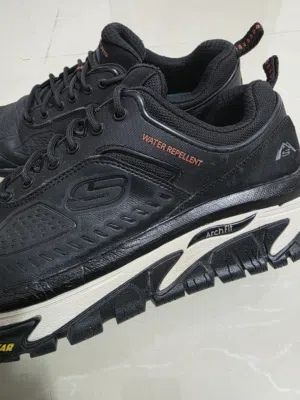 بوت Skechers اصلي وبحال الجديد قياس 45