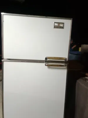 ثلاجه كليفن شبه جديد