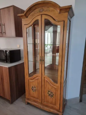 خزانة خشبية