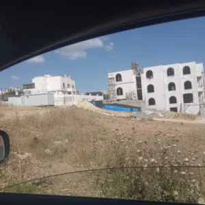 قطعة أرض للبيع الدمينة 850متر على شارعين سكن خاص