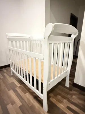 Baby bed in excellent condition