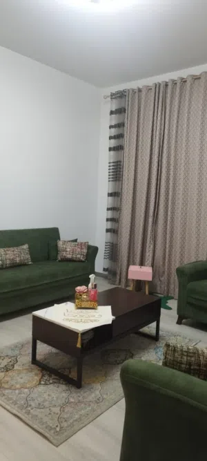 شقه اربع غرف نظيفه تبارك الله للبيع بالاثاث