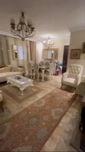 شقة مميزة للبيع  ربنا يبارك لصاحب النصيب  في التجمع فى النرجس عمارات امام مسجد فاطمه الشاربتلى الشار