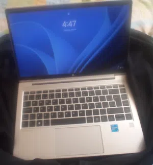 Ordinateur portable HP ProBook 640 G8 en très bon etat, rapide et fiable, ideal pour les études.