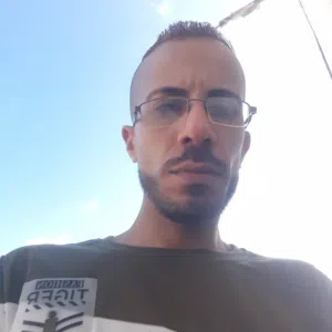 ابو لارين 