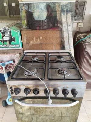 فرن غاز مستعمل بحالة جيدة للبيع