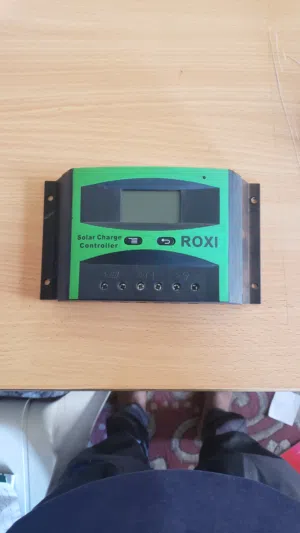 منظم شحن ROXI 30A للطاقة الشمسية مستخدم جديد (عرطه جدا)