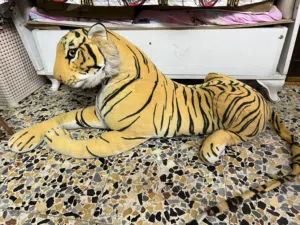 دمى اطفال جميلة ومستعمله بالة