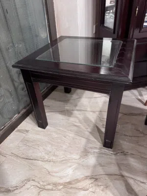 طاولات للبيع