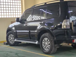 Pajero for sale 2014 ,192,000 km ,black colour, new tires
