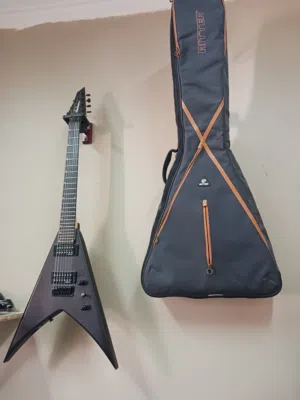 Jackson JS32 7 King V with bag and strap and stand