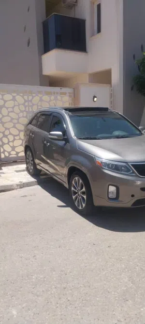 Used Kia Sorento in Tripoli