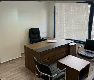 أثاث مكتبي . مستعمل3