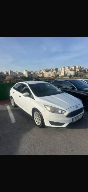 فورد فوكس صالون