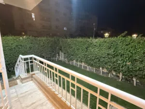 شقه ارضى بجاردن مدينتى للبيع b10موقع متميز