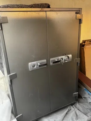 Uchida Safe Box ( 110 x 165) meter