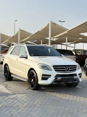 Mercedes-Benz ML400 Model 2015 – GCC Specs 4MATIC All Wheel Drive Full Option   111,000 km
